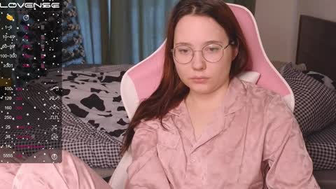 Snapshot of airyhill chatting on December 2024 08:22:02 AM airyhill online show from December 2024 08:22:02 AM