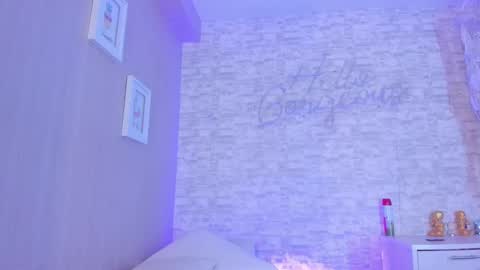 Aisha online show from February 2025 12:04:02 AM