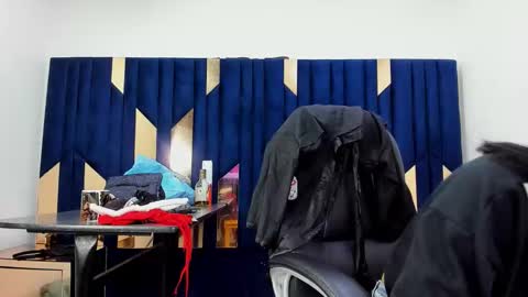 Aisha online show from November 2025 04:01:01 AM