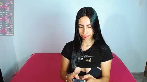 aisha_stacey0410 online show from October 2025 03:31:02 PM