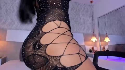 Aisha online show from March 2025 03:41:01 PM