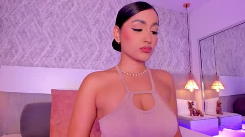 Aisha online show from November 2025 02:39:02 PM