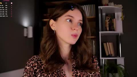 Aliza online show from September 2025 01:06:02 AM