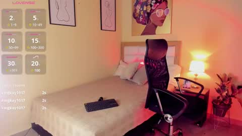 Snapshot of aitana_brown chatting on December 2024 03:33:02 AM Aitana Brown online show from December 2024 03:33:02 AM