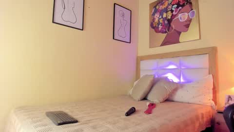 Snapshot of aitana_brown chatting on January 2025 01:30:01 AM Aitana Brown online show from January 2025 01:30:01 AM