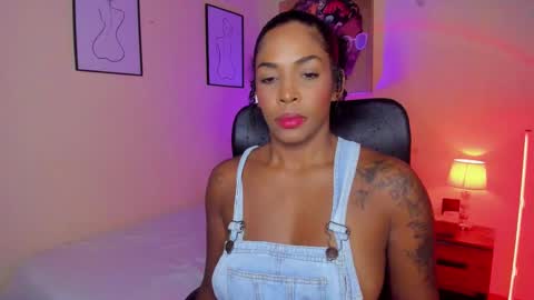 Snapshot of aitana_brown chatting on September 2025 09:50:01 PM Aitana Brown online show from September 2025 09:50:01 PM