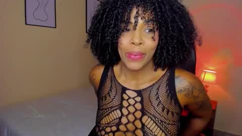 Snapshot of aitana_brown chatting on November 2025 09:39:01 PM Aitana Brown online show from November 2025 09:39:01 PM