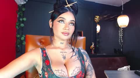 Ahitana Russ online show from February 2025 03:00:01 PM