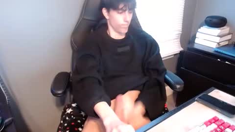 Snapshot of aittamz chatting on December 2024 06:27:02 PM matt online show from December 2024 06:27:02 PM