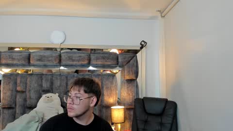 Snapshot of aivadumont chatting on February 2025 09:48:01 PM Queen Dumont online show from February 2025 09:48:01 PM