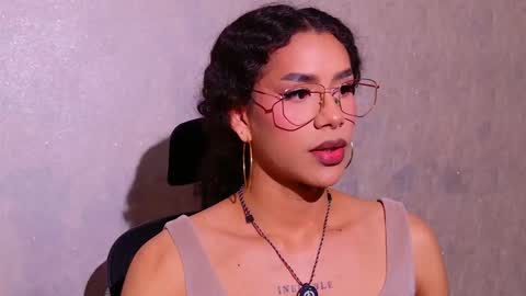 Snapshot of aivadumont chatting on February 2026 07:17:02 PM Queen Dumont online show from February 2026 07:17:02 PM