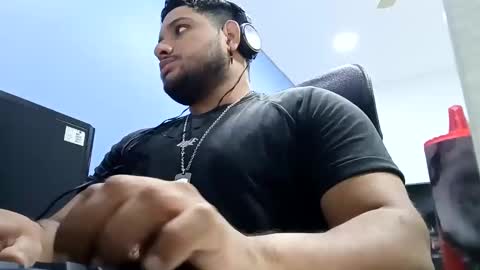 Snapshot of aj_cooper90_ chatting on February 2025 08:18:02 AM Esteban online show from February 2025 08:18:02 AM