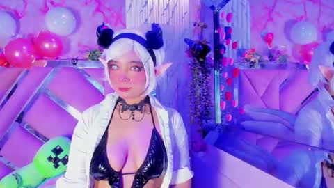 akane hikari  online show from February 2026 04:32:01 AM