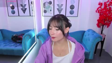 Azaka  online show from October 2025 01:10:01 PM