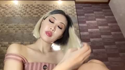 Akemi online show from September 2025 09:42:02 PM