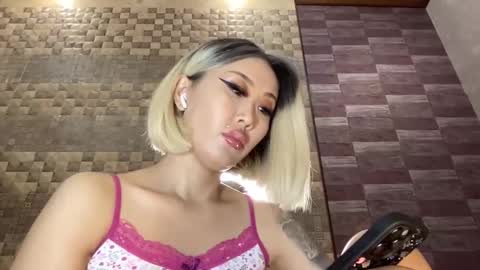 Akemi online show from October 2025 05:10:01 PM