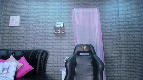 Akimmidoll GMT-5 0630 -1330 online show from November 2025 01:11:02 PM