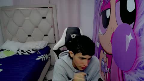 Akyra latin online show from February 2026 12:15:01 PM