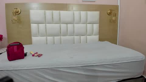 alahia_am online show from October 2025 11:27:02 AM