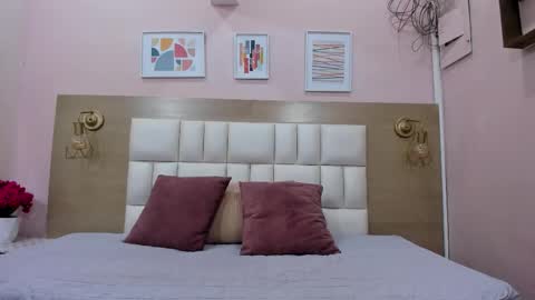 alahia_am online show from October 2025 11:31:02 AM