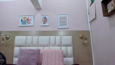 alahia_am online show from October 2025 11:33:02 AM