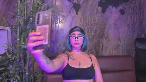 ALAHIA online show from January 2026 05:26:01 PM