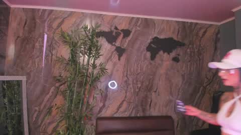 ALAHIA online show from April 2026 05:24:01 PM