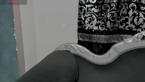 Snapshot of alahia_dangelo_ chatting on May 2026 05:17:02 PM ALAHIA online show from May 2026 05:17:02 PM