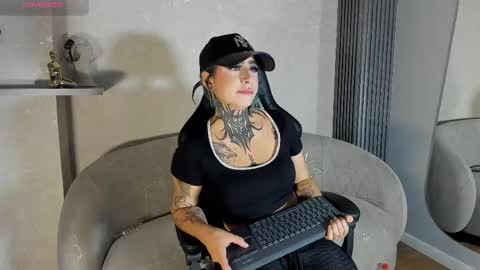 Snapshot of alahia_dangelo_ chatting on May 2026 03:08:01 PM ALAHIA online show from May 2026 03:08:01 PM