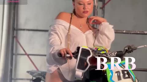 Alaia online show from October 2025 12:38:02 PM