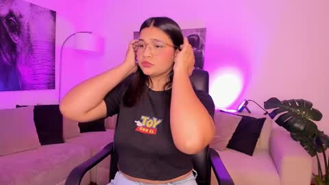 Alaia online show from February 2025 03:34:02 AM