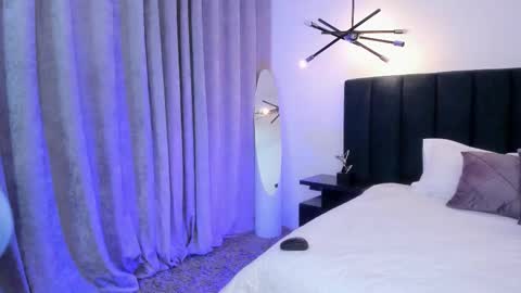 Alaia online show from February 2026 07:52:01 PM