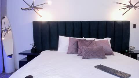 Alaia online show from February 2026 07:56:02 PM