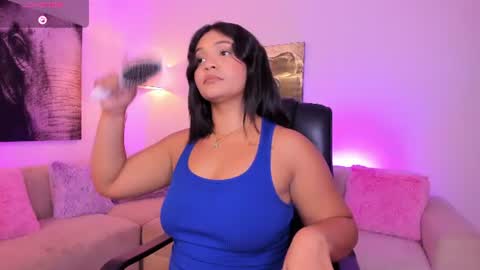 Snapshot of alaiia7 chatting on June 2026 07:05:01 PM Alaia online show from June 2026 07:05:01 PM