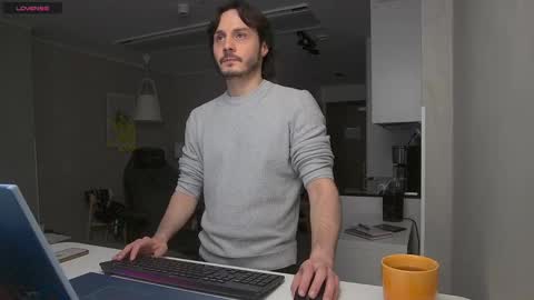 Maxi  online show from February 2025 12:15:02 PM