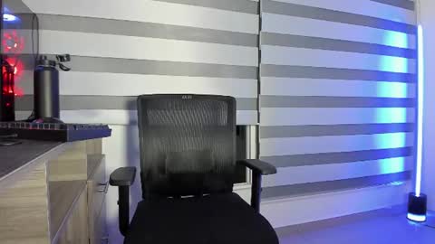 Snapshot of alan_muscle chatting on June 2026 02:53:01 AM Alan online show from June 2026 02:53:01 AM
