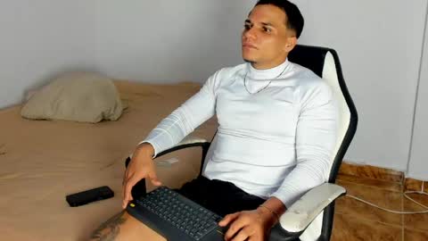 Snapshot of alan_vitori chatting on May 2026 12:38:01 AM alan_vitori online show from May 2026 12:38:01 AM