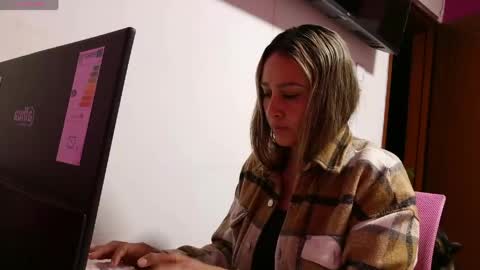 Alana online show from May 2026 03:25:02 AM