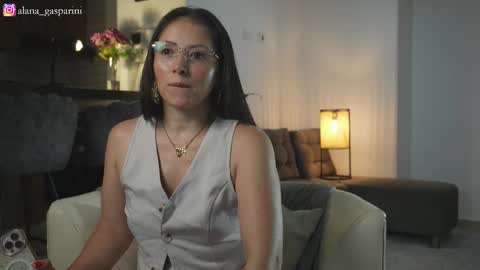 Alana Gasparini online show from November 2025 02:43:01 AM