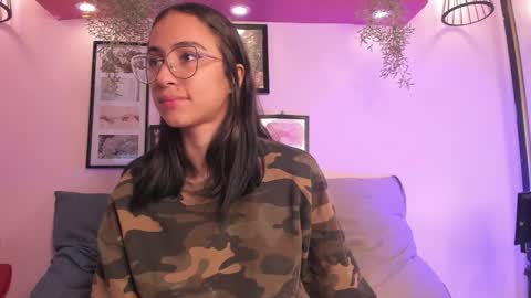 Snapshot of alana_martinez_ chatting on November 2025 01:22:02 PM Alana online show from November 2025 01:22:02 PM