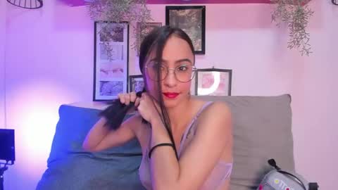 Snapshot of alana_martinez_ chatting on November 2025 01:03:01 PM Alana online show from November 2025 01:03:01 PM