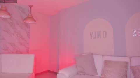 Alana online show from October 2025 01:45:02 PM