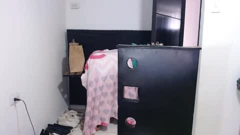 alanajonees online show from December 2024 02:52:02 PM