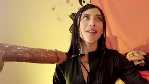 Snapshot of alanalois_ chatting on November 2025 04:35:01 AM ALANA Please follow me online show from November 2025 04:35:01 AM