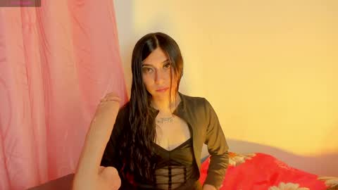 Snapshot of alanalois_ chatting on May 2026 04:19:01 AM ALANA Please follow me online show from May 2026 04:19:01 AM