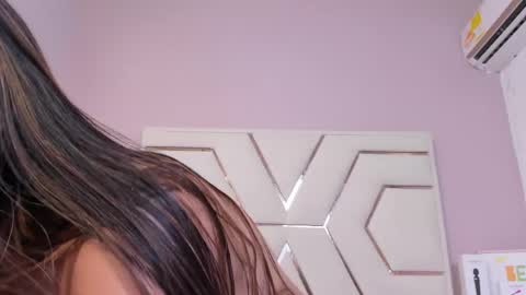 alanarousse_ online show from May 2026 12:22:02 PM