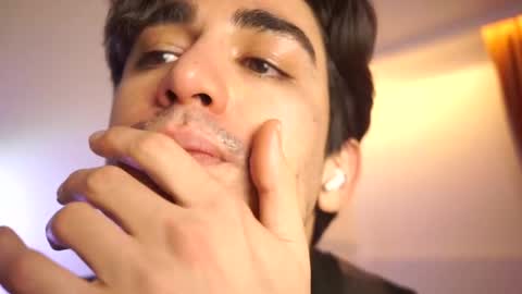 idenavarre online show from December 2024 10:43:02 PM