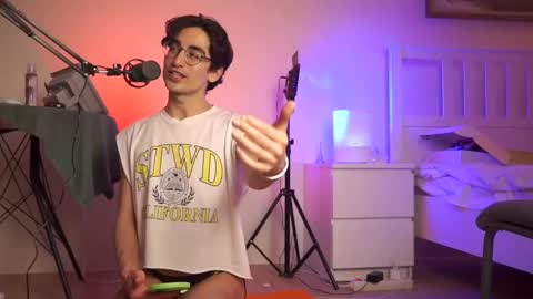 idenavarre online show from January 2025 01:32:01 AM