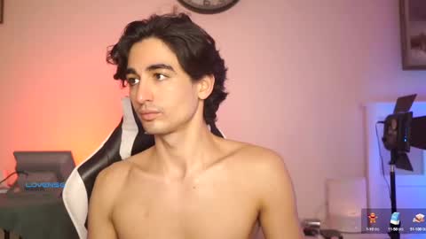 idenavarre online show from March 2025 10:34:02 PM