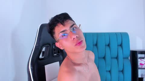 Snapshot of alannaughty_ chatting on February 2025 04:57:02 AM alannaughty_ online show from February 2025 04:57:02 AM